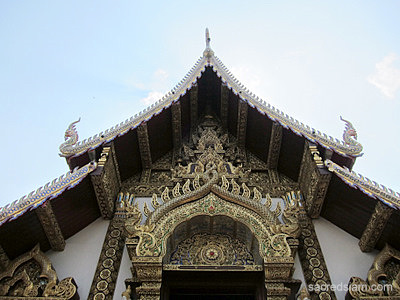 Wat Ratchamontian Chiang Mai gable