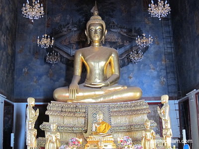 Wat Ratchanadda Buddha statue