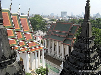 Wat Ratchanadda Loha Prasat and ubosot