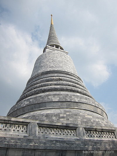 Wat Ratchapradit Bangkok chedi