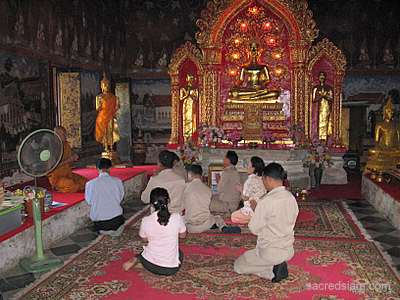 Wat Senasanaram Ayutthaya blessing