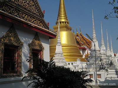 Wat Senasanaram Ayutthaya golden chedi