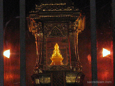 Wat Si Ubon Rattanaram Ubon Ratchathani Phra Kaew Bussarakham Topaz Buddha