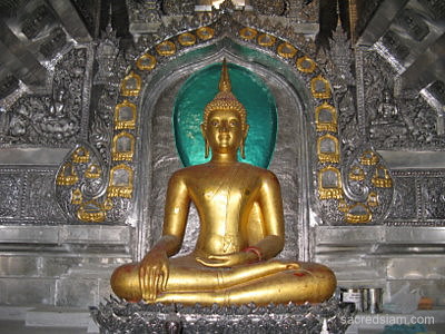 Wat Sri Suphan Chiang Mai gold Buddha silver ubosot