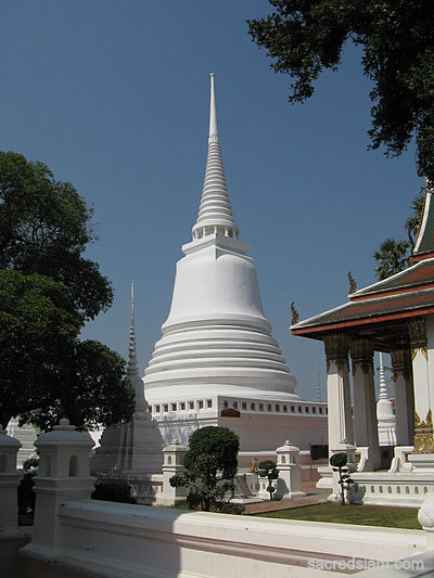 Wat Suwan Dararam Ayutthaya chedi prathan