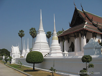 Wat Suwan Dararam Ayutthaya chedis
