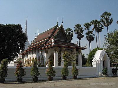 Wat Suwan Dararam Ayutthaya viharn chedi