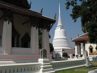 Wat Suwandararam Ayutthaya ubosot chedi