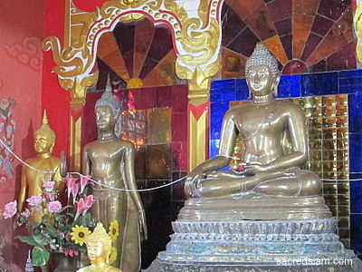 Uttaradit temples: Wat Tha Thanon Luang Phor Phet