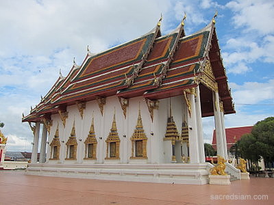 Wat Tha Thanon Uttaradit viharn