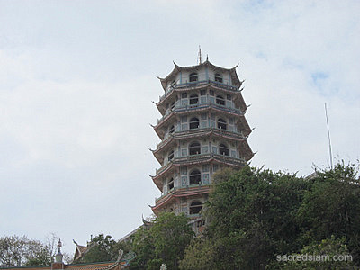 Wat Tham Khao Noi Kanchanaburi Chinese pagoda