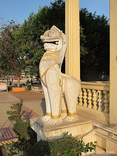 Wat Thewasangkharam Kanchanaburi singh lion