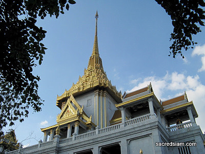 Wat Traimit mondop