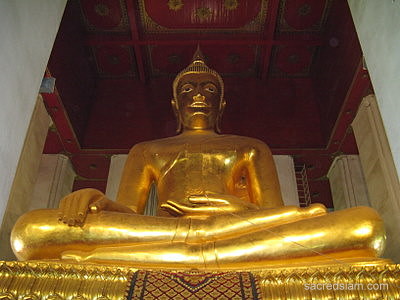Phra Mongkhon Bophit Buddha image Ayutthaya